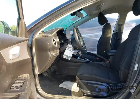 2023 Kia Forte Lxs z USA, uszkodzony, nr VIN 3KPF24AD6PE647341